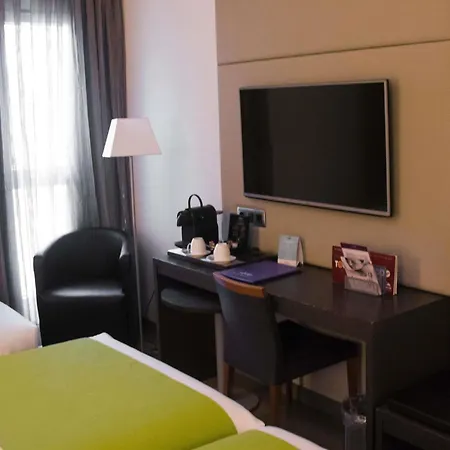 Mercure Madrid Centro-3