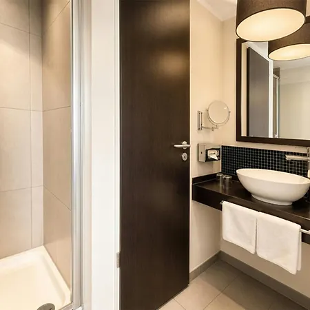 Leonardo Hotel Berlin-3