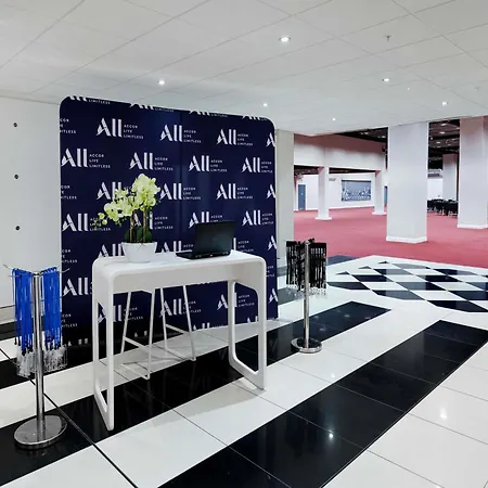 Novotel London West-2