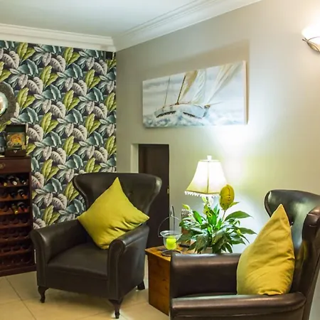 The Hamptons Guest House-2