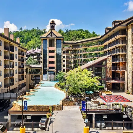 Gatlinburg Town Square-3