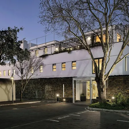 Protea Hotel By Marriott Cape Town Waterfront Breakwater Lodge-3