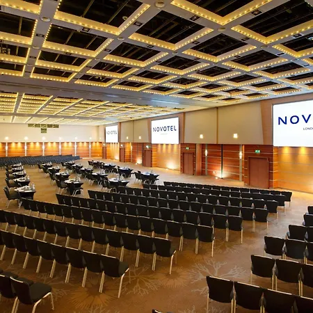 Novotel London West-3