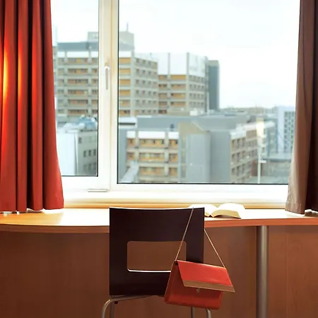 Ibis Barcelona Centro-2