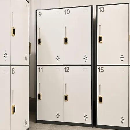 Min Hostel Capsules Free Towels & Luggage Storage-3