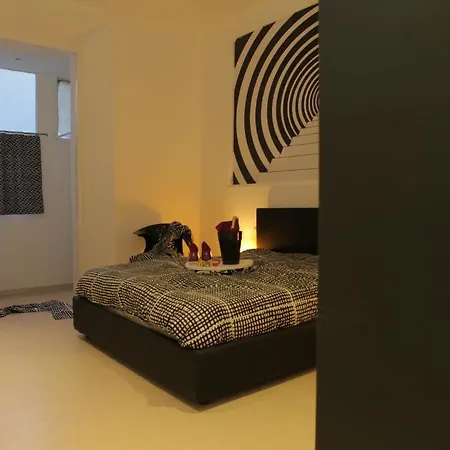 Chroma Italy - Ena Guest House-3