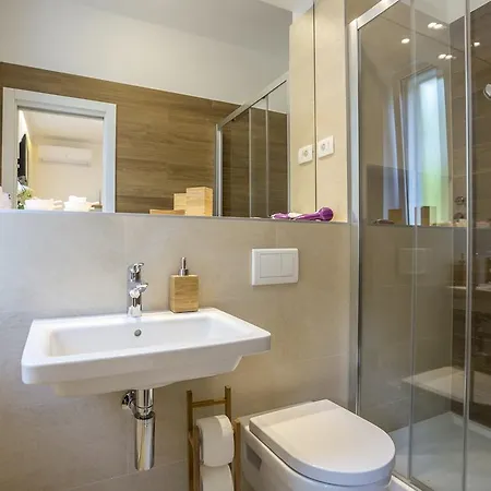 Luxury Accommodation Marino-2