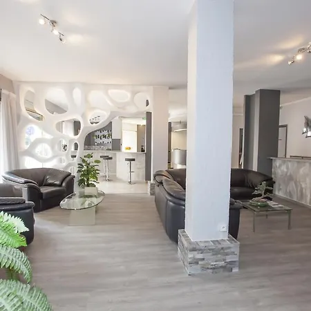 Hotel Moderne-3
