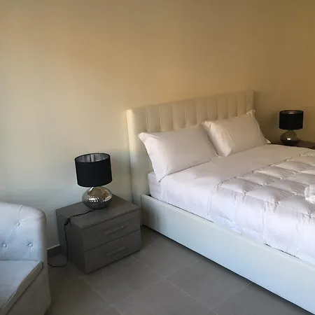 3Jolie Rooms-2