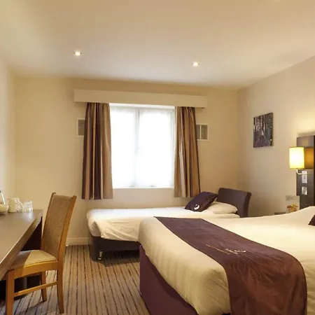Premier Inn London Brixton-3