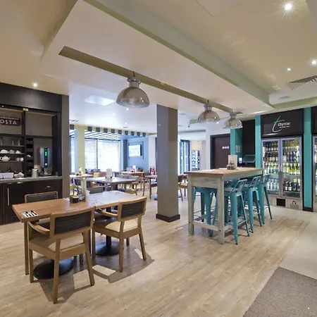 Premier Inn London Tottenham Hale-2