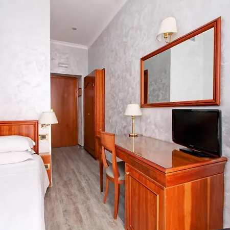 Hotel Invictus-2