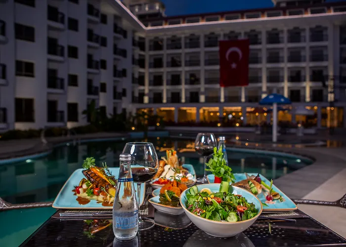 Blue Marlin Deluxe Spa & Resort Konaklı
