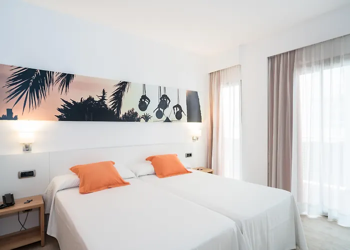 Thb Ocean Beach - Adults Only Sant Antoni de Portmany