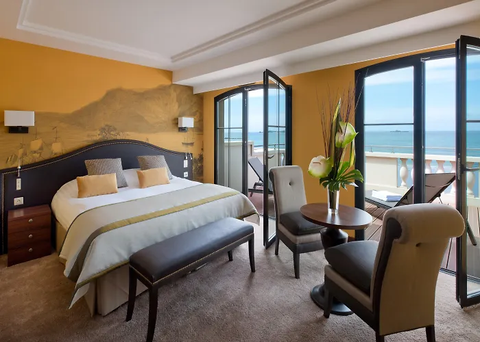 Hôtel Le Nouveau Monde Saint-Malo