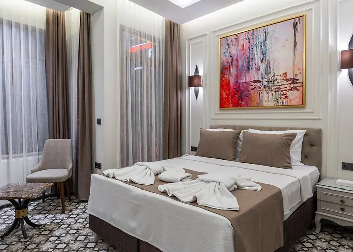 Pera Luna Premium Hotel