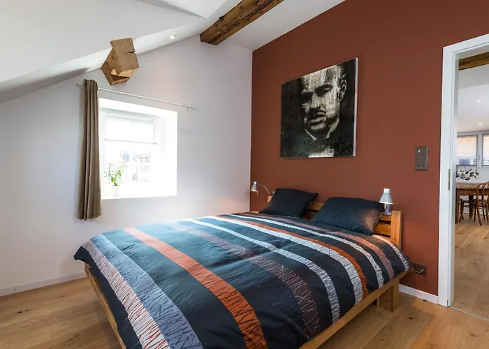 B&B 7E Art Vevey