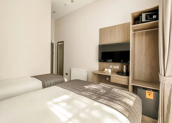 Reem Hotel