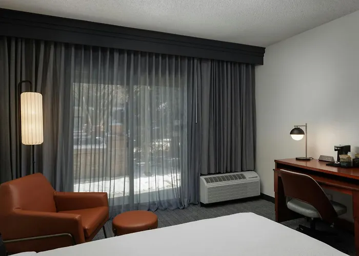 Courtyard By Marriott Denver Central Park