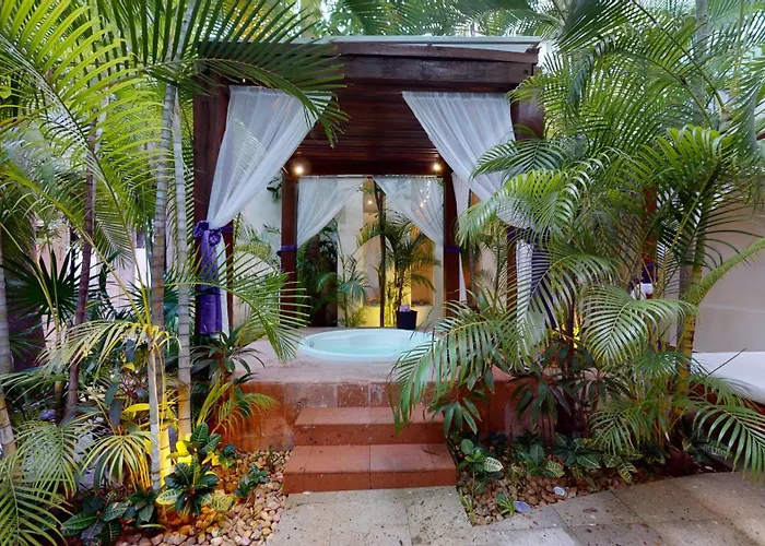 Oasis Palm Hotel Cancún