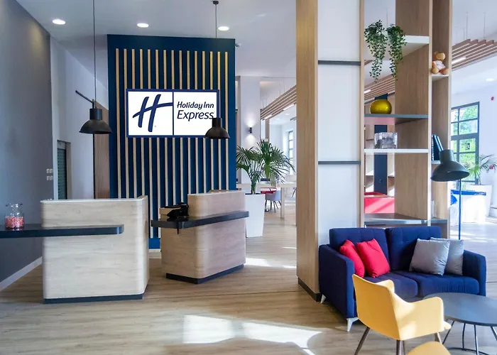 Holiday Inn Express Ciudad de las Ciencias, an IHG Hotel