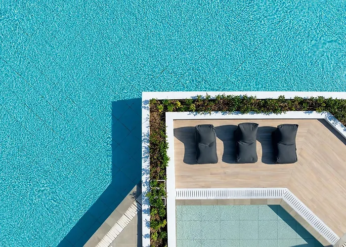 Hotel Niriides Beach