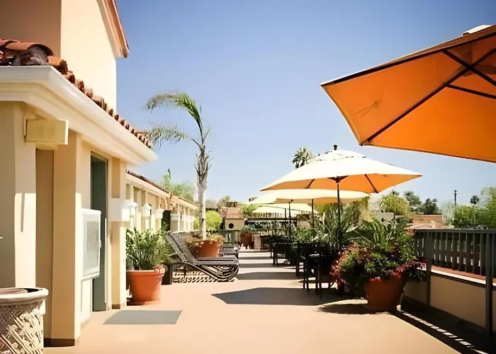 Laguna Brisas - A Beach Hotel