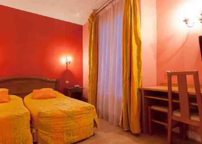 Hotel Bristol Republique Paris