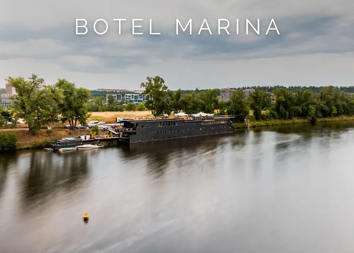 Botel Marina