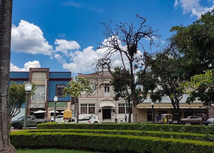 MOVA Hotel D'oeste - Localizado em frente a Praça Principal da Cidade, na área Central - Pé na Praça Poços de Caldas