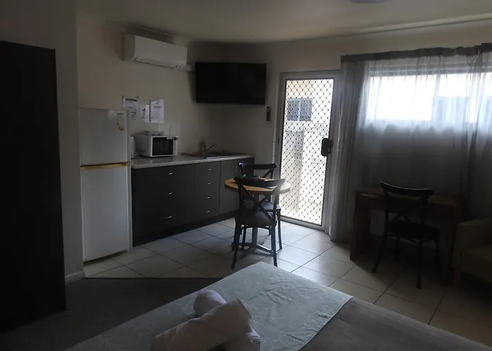 Cedar Lodge Motel Townsville