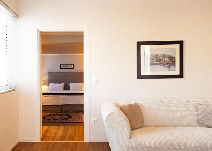 Best Western Plus Embassy Hotel