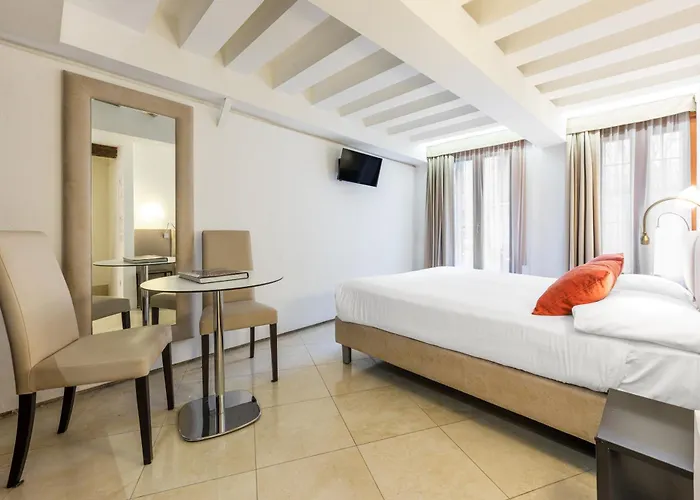 Leone Hotel