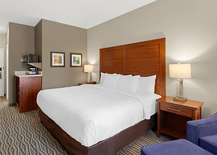 Comfort Inn & Suites Bowmanville