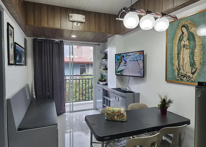 Burnham Hill Condo Near Burnham Park