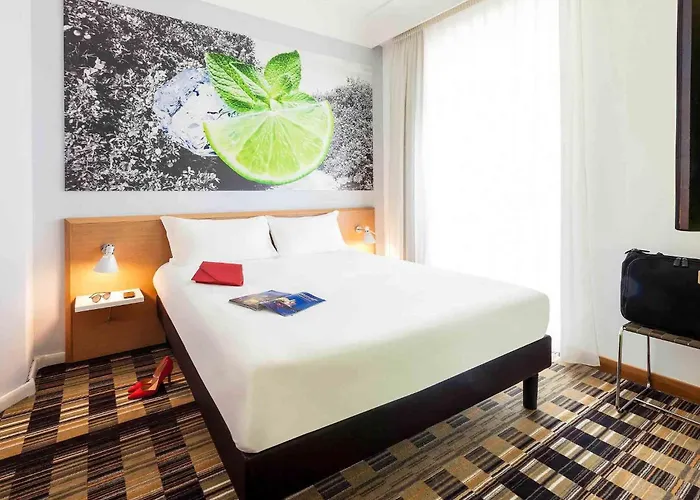 Ibis Styles Napoli Garibaldi Hotel