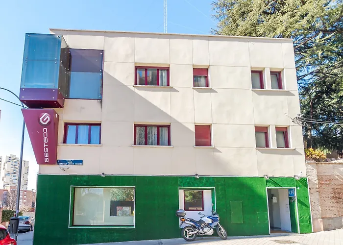 Ayz Javier Cabrini - Auto Check-In Property Madri