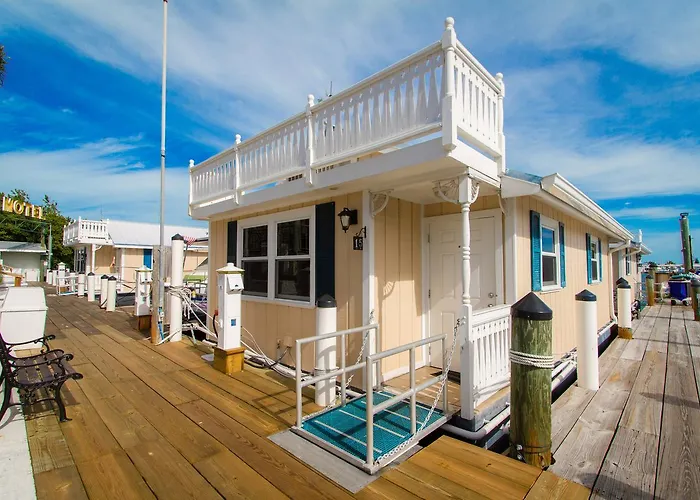 Harborside Motel & Marina