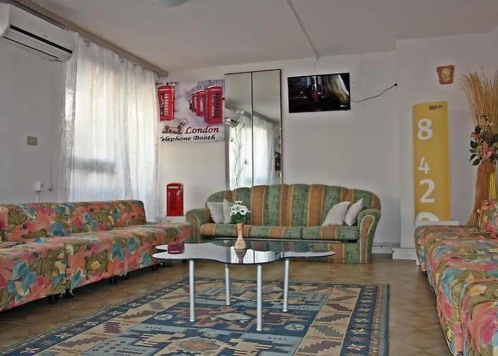 Elsi Hotel