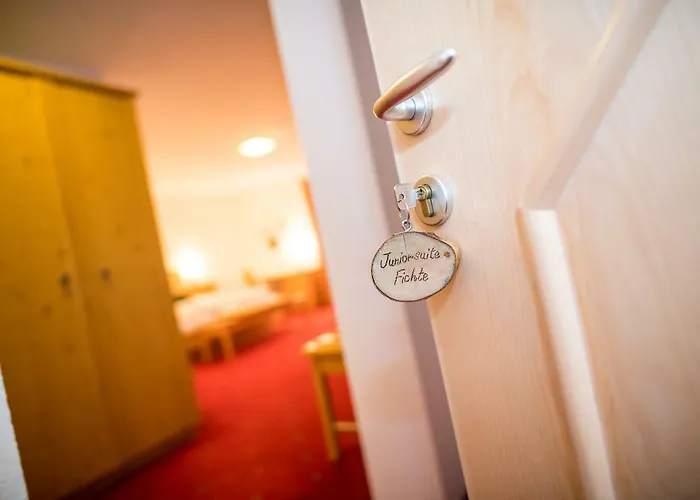 Hotel zum See Martell