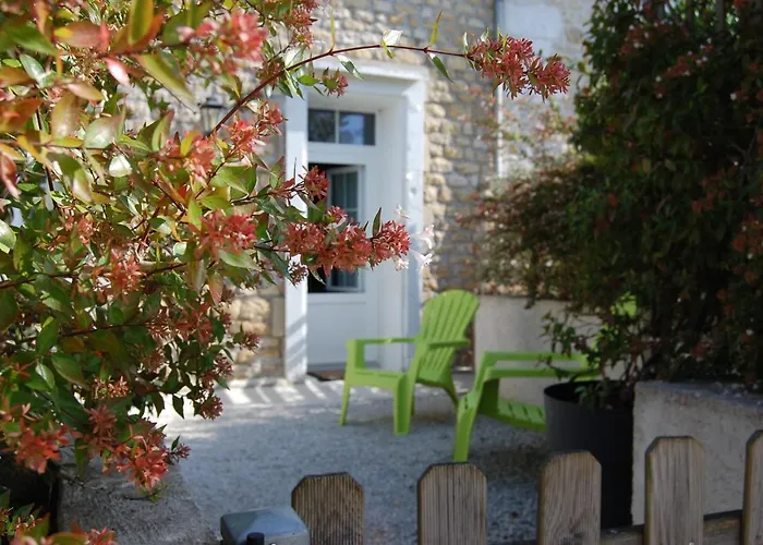 Bed and Breakfast Le Comptoir Des Ecoliers à Gémozac
