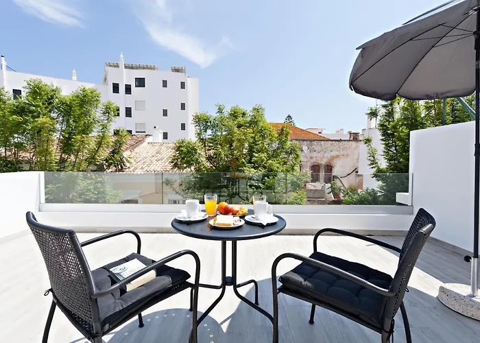 Faro Clara Suites