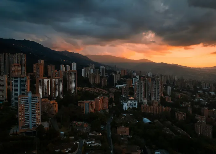 Leblon Suites Hotel Milla De Oro Medellín
